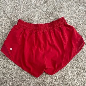 Lululemon Hotty Hot Low Rise Shorts 2.5"